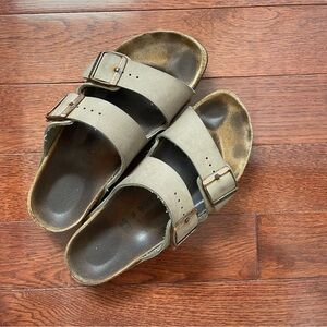SIZE 40 BIRKENSTOCKS